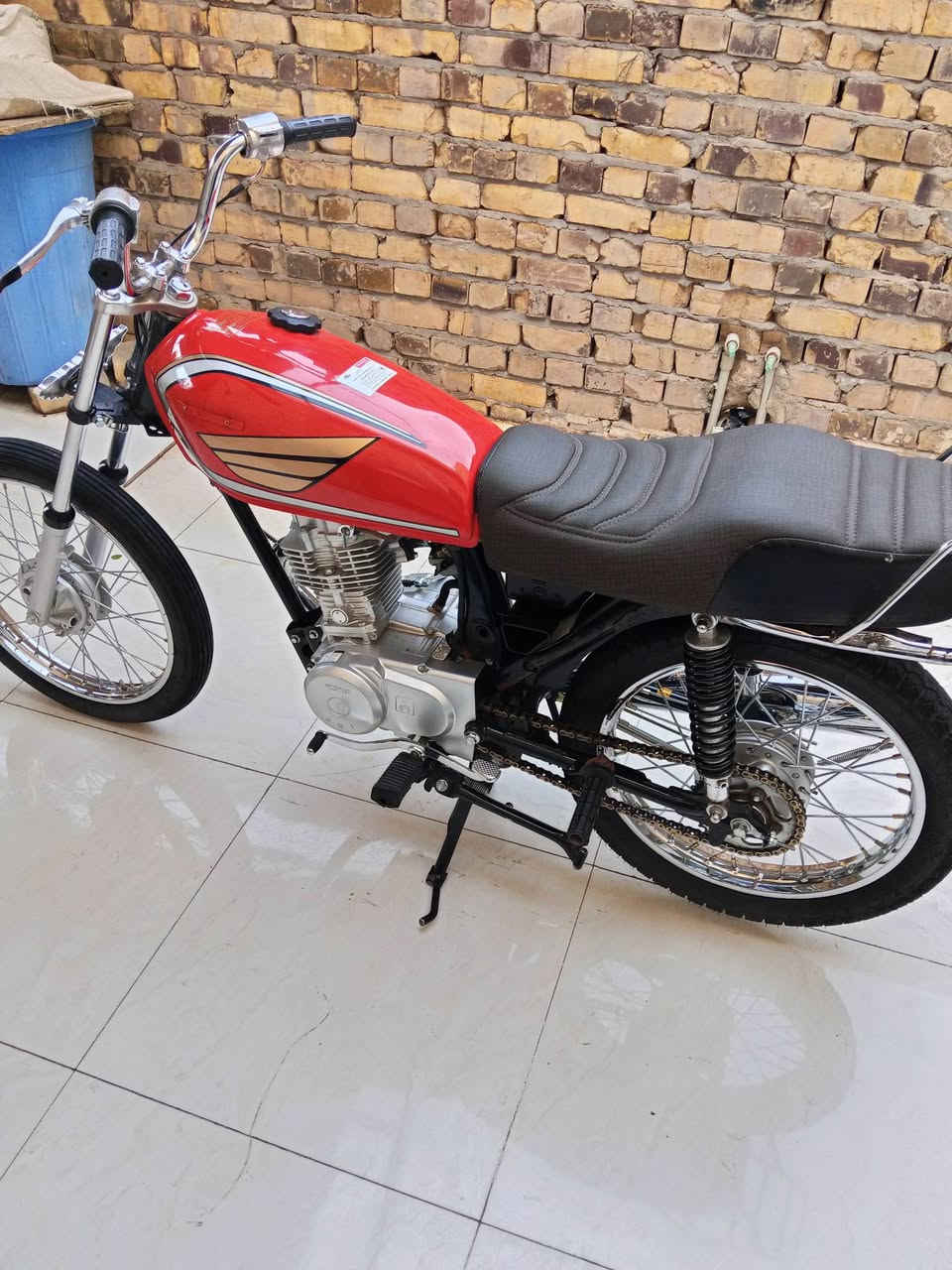 السلام عليكم الدراجه للبيع سعر 700 بيه مجال حق الجيه تواصل على هذا الرقم ***********
