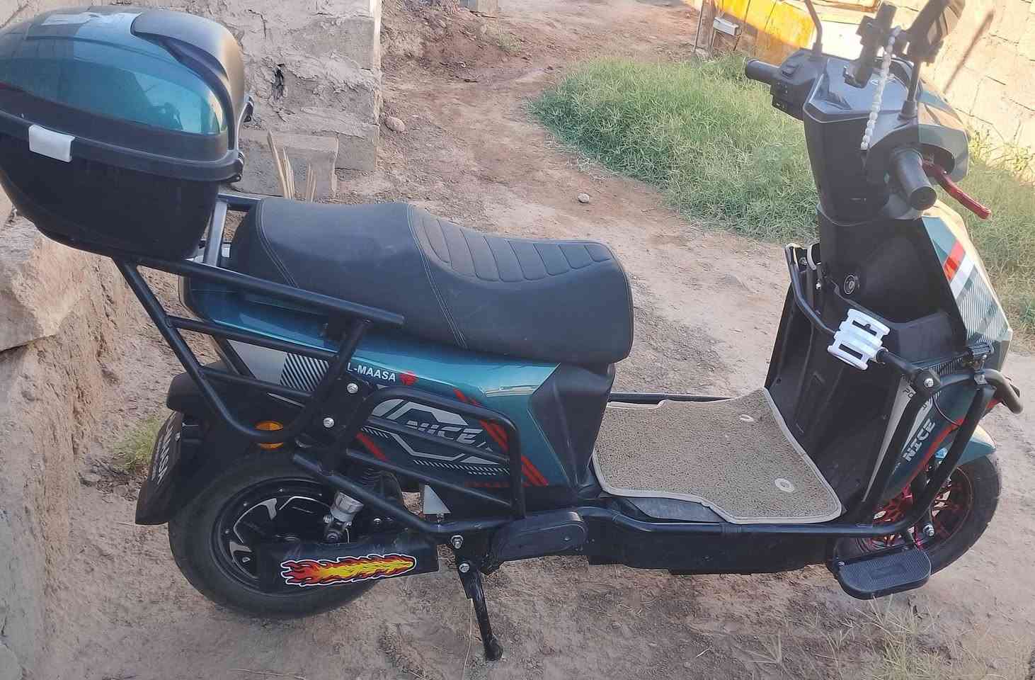 النظافه فول جديد استعمال شهرين بطاريات 10 ونص اللي يشتري يخابرني على هذا الرقم يتوفر واتساب الخط *********** المكان شارع 40 الصوفيه السعر خاص
