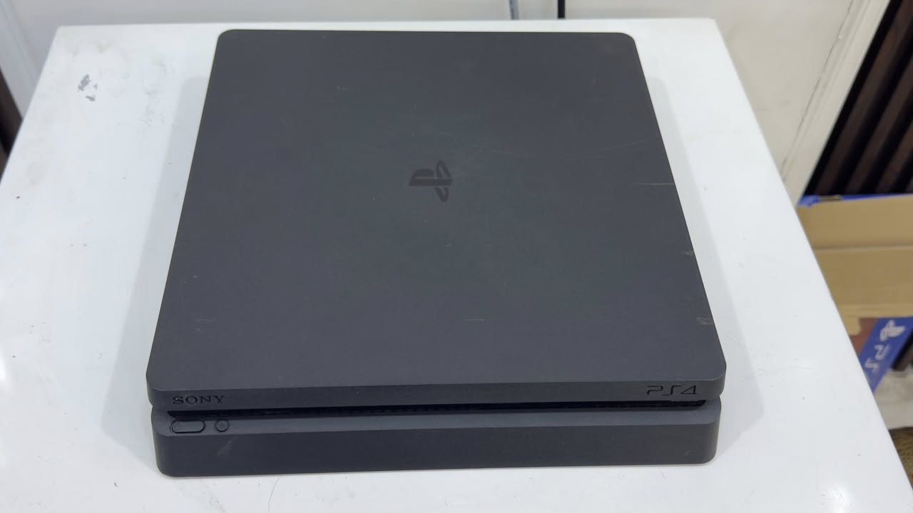 بلي 4 سلم مهكر 
فول نظافه مامفتوح
ذاكره 500GB
ويا يدتين وكارتون البلي موجود
السعر 240 الف 
مكاني القبله شارع البريد
***********
