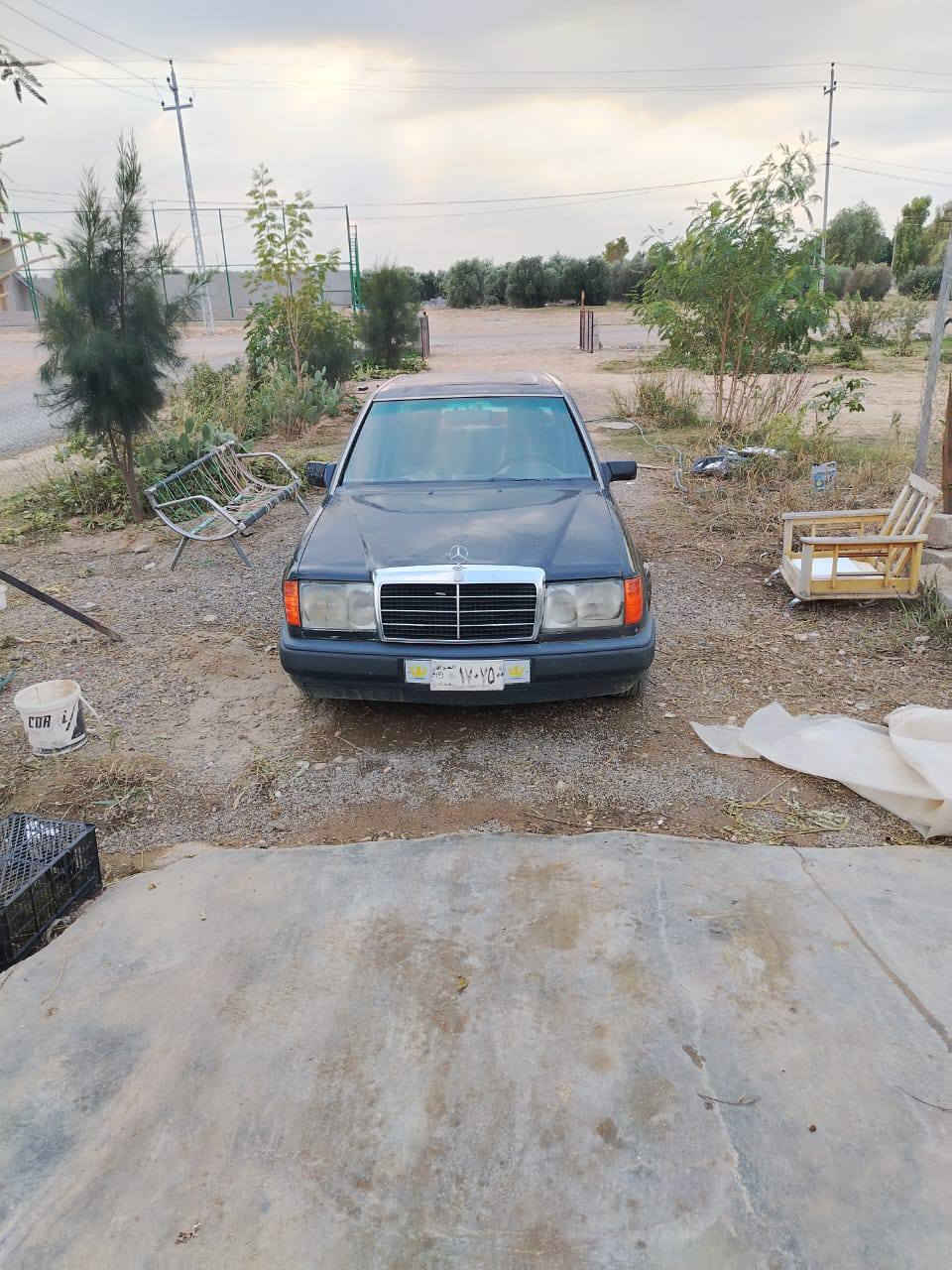 للبيع مارسدس دب موديل 1992 صاحبه متوفي مكينه ففيتي مكينه وكير جديد كلشي شغال بيه اشاير لايتات سنويه عضم عاج عنوان ديالى خانقين السعر 26وبيها مجال رقم الهاتف:***********
