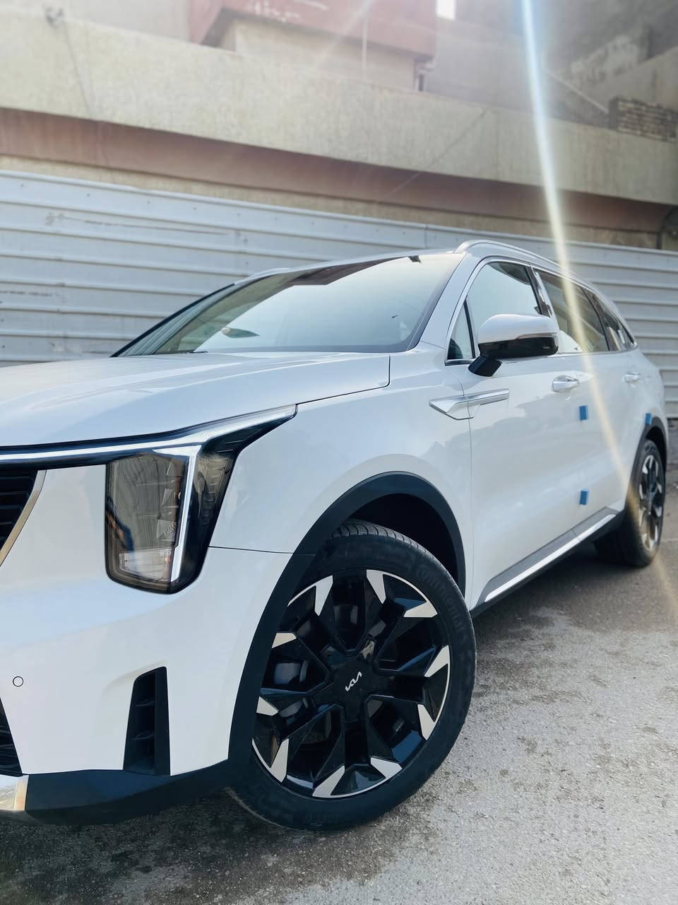 السلام عليكم
سياره للبيع كيا سورنتو موديل2025 السيارة خليجيه مكفوله كفاله عامه من الضربه والصبغ  السياره خاضعه لضمان الشركه الدولية … 
رقم بغداد الدولي الجديد … السياره ماشيه 23 الف 
السياره فول سته سلندر V6 
المواصفات: 
بصمه 
دخول ذكي
تشغيل عن بعد 
سايد بريك دكمه 
ويل 20 
كشنين كهرباء 
كير ماوس 
تحكم استيرن جهتين 
شاشه متصله 
تبريد بيانو  
3 قطع تبريد
كاميرا عدد2 اماميه خلفيه 
باب الخلفي كهرباء 
مري شفط 
درايف مود 
اوتو هولد 
مانع منحدرات 
مانع تزلج 
حساسات اماميه خلفيه اصليه 
مكاني بغداد مدينه الصدر وهذا رقمي ***********
