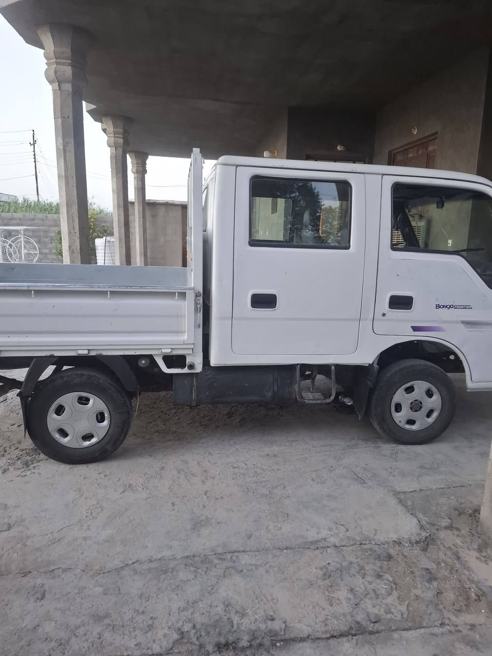 للبيع كيا دبل قمارة ام عيون موديل ٢٠٠٤ رقم بغداد انكليزي رقم الشاصي واضح لاكسر وعواج السيارة حلوة وكاعدة السيارة باسمي تحويل مباشر السعر ٧٥ للاستفسار 
***********
