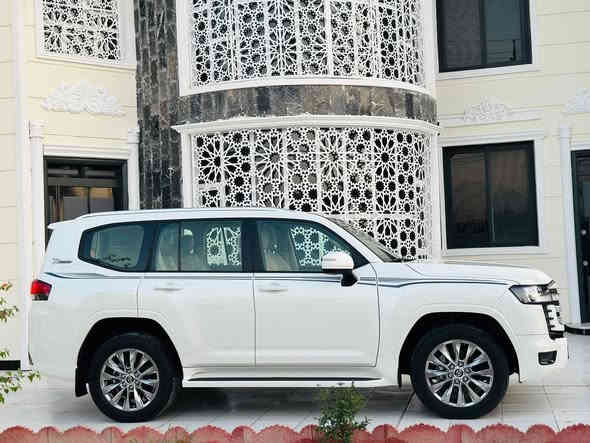 السلام عليكم لاندكروزر موديل ٢٢ ساز فول رقم اربيل بسمي ماشيه ٧٠ مكفوله عام لمكان بغداد السعر  ٦٧ ونص، *********** بغداد
