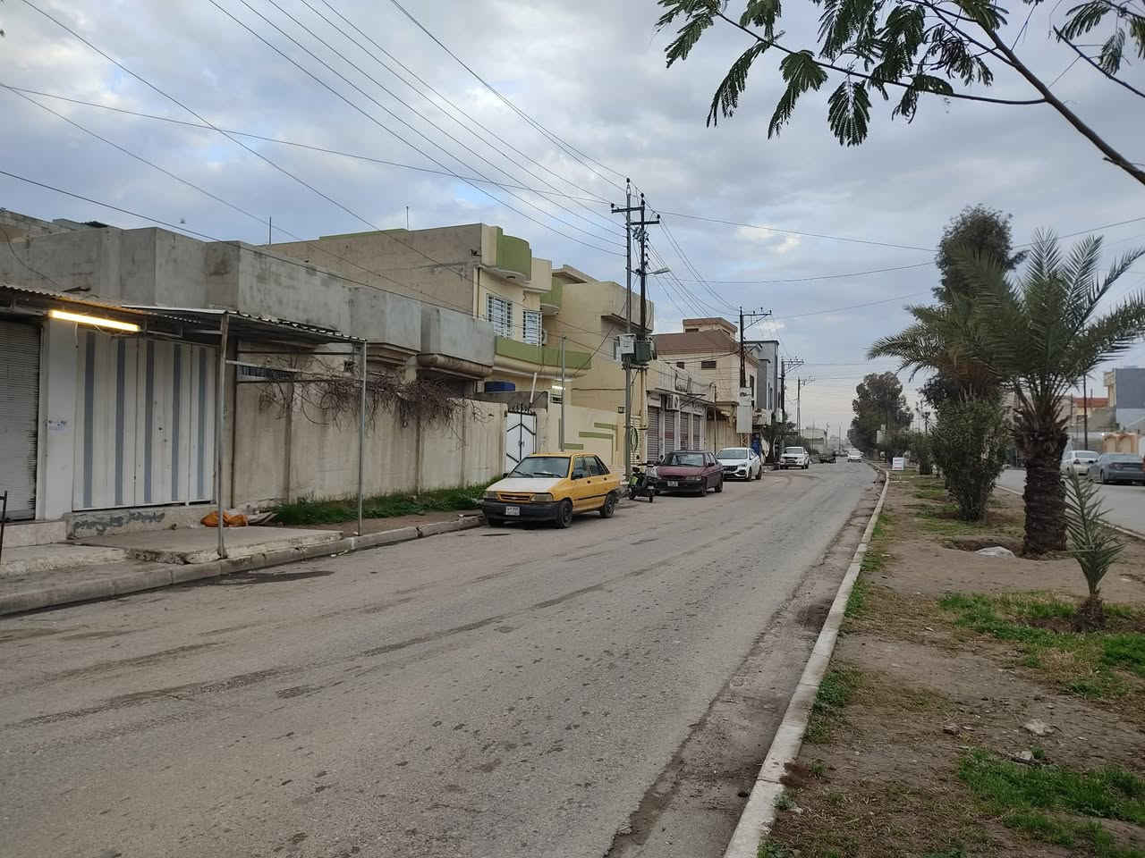 مكلف بلنشر
دار للبيع 300 متر  ركن واجها 20+15
بناء 2003
طابق واحد
الموقع الموصل الايسر حي الصحه فرع بانزخانه الحاصود 
الي يرغب بشراء الاتصال على
***********
