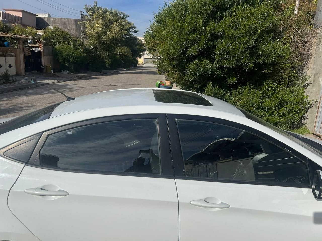 اكسنت خليجي موديل 2016 فول مواصفات سلايد ولايت عدسة ونطام ABS ماشية 173  محرك وكير بالشرط ممفنوح رقم اربيل الجديد باسمي والسنوية لغاية 2030 وبيها بطاقة بانزين 
الضرر بالسونار موجود الجاملغ السكن الامامي والدوسة لحد الجاملغ الخلفي السكن وبيها اثار حالوب خفيفة 
السعر 116 ورقة السيارة موجودة في كركوك 
تفاصيل اكثر *********** 
اخوان مكلف بالنشر الي يريد بتصل عالرقم
