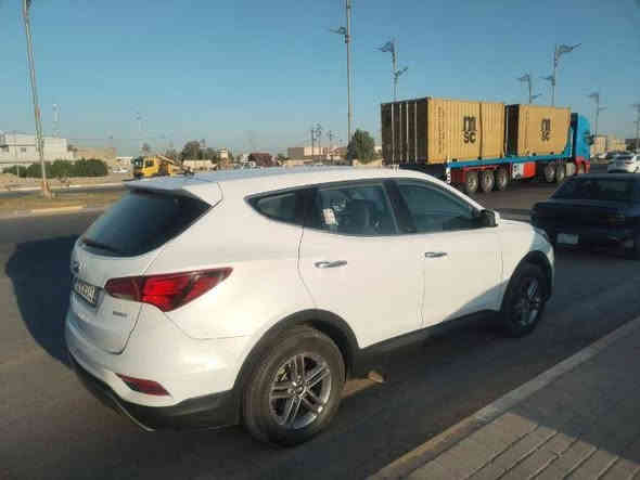 سلام عليكم
سنتافي وارد امريكي موديل 2018  مكينه 4 خمسه راكب اكره وشاشه كبيره بلاد  
السياره رقم اربيل باسمنه سنويه ال 2030

بيه جاملغ امامي مصبوغ رش جهت السايق  وقبق جنطه مبدل نفس اللون 

السعر 165 وبيه مجال بسيط

مكان السياره واسط ناحية تاج الدين الحفريه

رقم هاتف ***********
