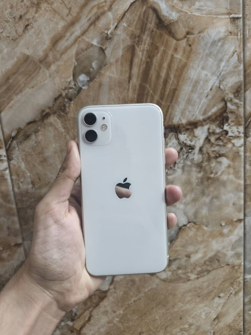 ايفون 11 
ذاكرة 128 مبدل شاشه فقط فيس ايدي شغال 
السعر 190 ألف مكاني بغداد الحرية 
*********** بي واتساب
