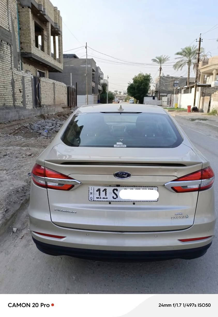 سلام عليكم
فورد فيوجن 2019 هايبرد بانزين 
السياره خير من الله السياره حادثه بيسط مثل 
ما معروض بالصور السياره نظيفه وحلوه فول مواصفات 
رادار امامي خلفي  وجوانب وتحديد مسار كشنات 
كهرباء كير مواس  تبريد ثلج تخم تاير جديد هزه جديده سياره بسمي رقم بغداد  بيع مباشر سعره 125وبي مجال 
او مراوس ***********
