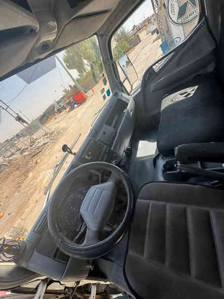 کنتر ٢٠٠٦
٧ گیر مکینە سوپر پمونوزل 
رقم سنەوی هزە جدید
بدی کاوە ٥٧٥
شاسی ٥ متر
***********
