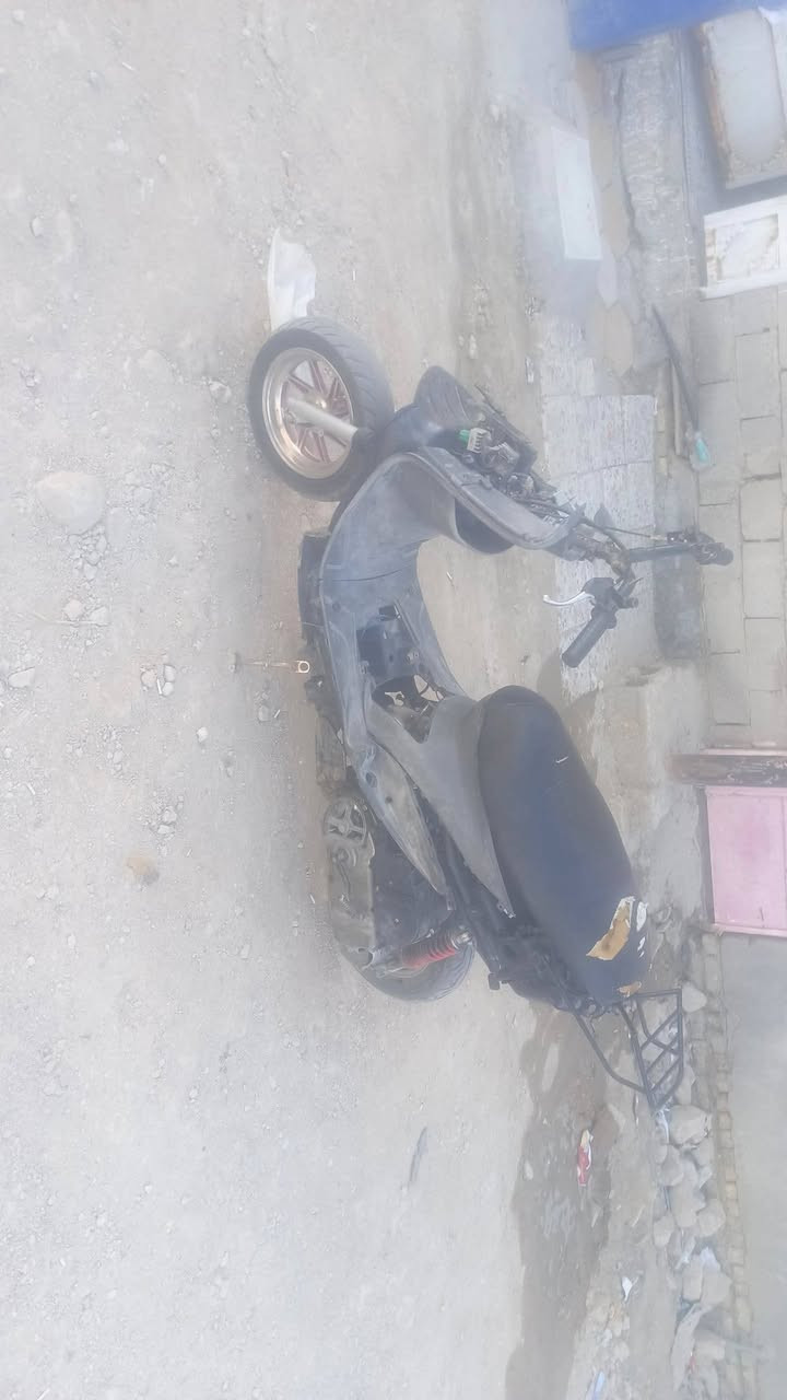 سلام عليكم دراجه ماكس منغولي دراجه حلوه وناعمه لا تبخير ولا تنقيص دراجه عوزه تنضيف كابريتر شغاله سعر 250 وبيه مجال بصيط ناصرية مركز  رقم ***********
