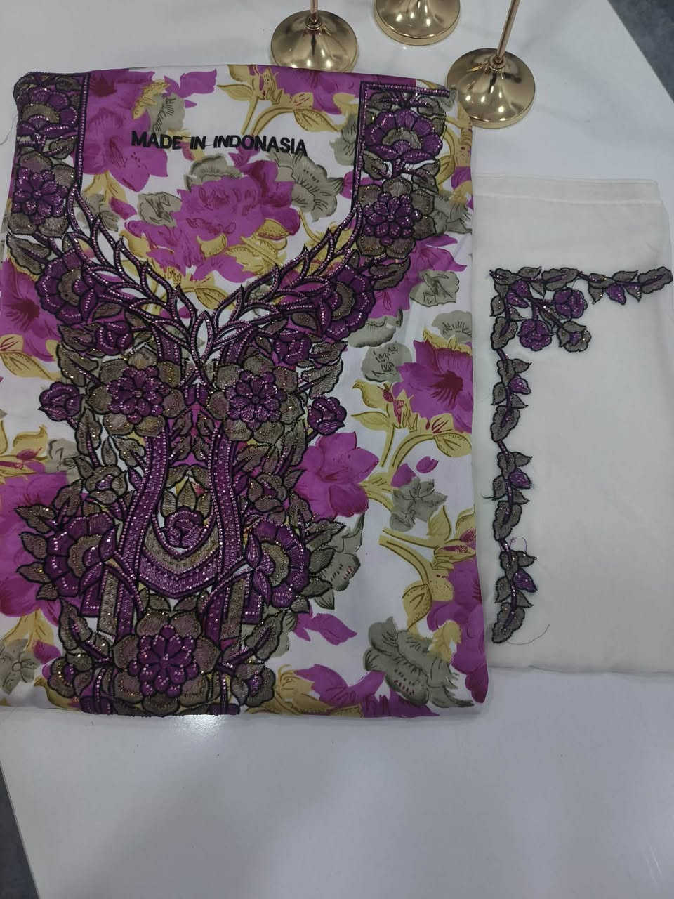 مخور قماش فقط مع شال متوفر جمله مفرد الاستفسار ***********
