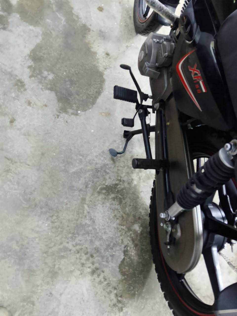 السلام عليكم ورحمه الله وبركاته دراجة نارية شاينك موديل 25 مرقم كامل انكليزي بغداد تحويل ثاني يوم إذ تريد كفالة عامة من كلشي مكاني ديالى خرنابات الشراي يتصل ويدلل *********** مرقم بغداد كامل
