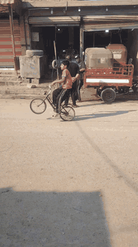 سلام عليكم محل غسل وتشحيم البيع وخير من الله
ونعمه وراده مكان بغداد الحميدية ***********بس
