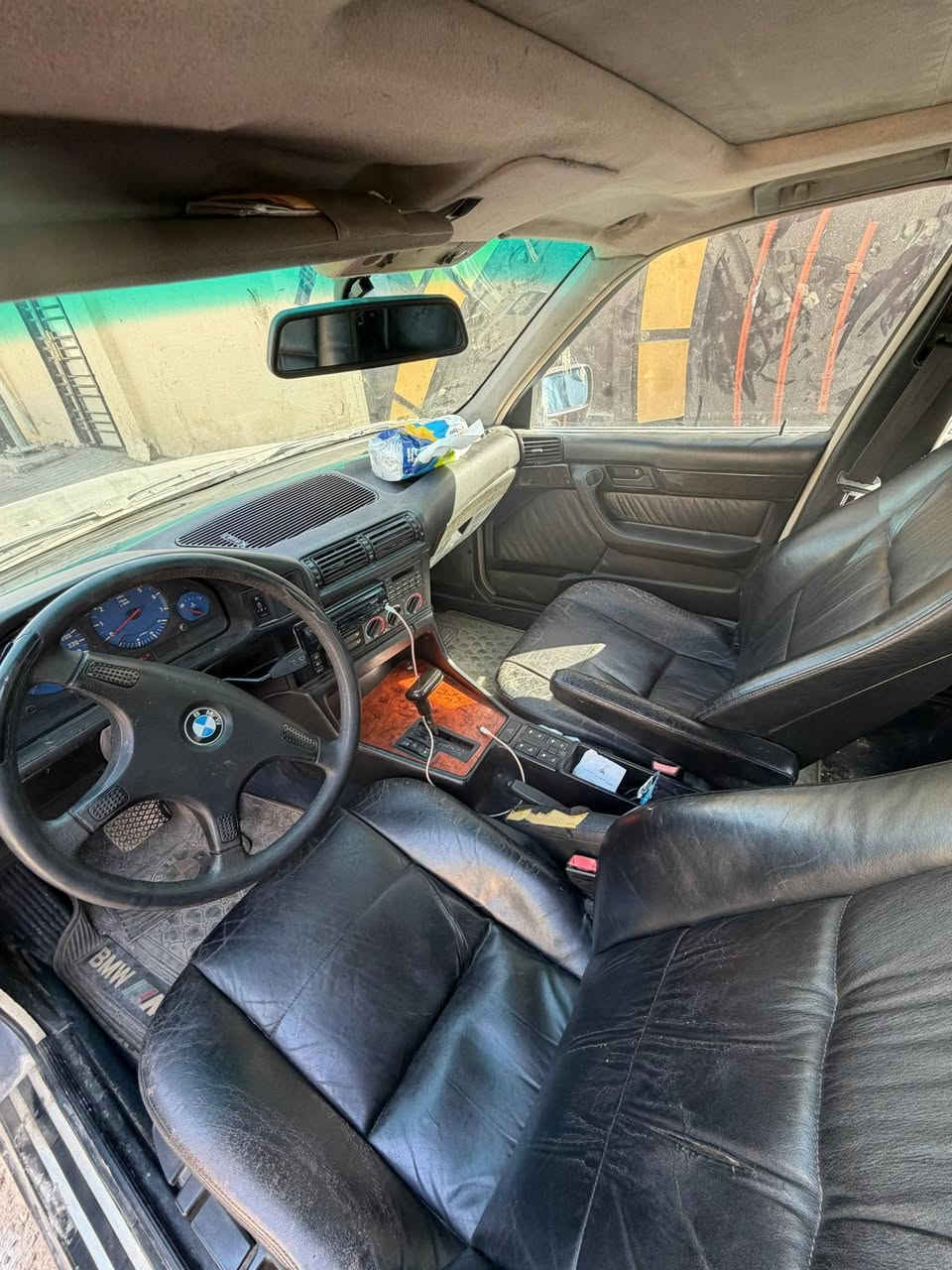 السلام عليكم
BMW 525
موديل 90 
مسكر عدل كير اوتو
حداديه كير مكينه كفاله 
تخم تاير جديد 
مصبوغه عام للجماليه مكفوله من الضربه 
تبريد ثلج كهربائيات كلها شغاله 
رقم بغداد بسمي 
السعر 58 وبيها مجال قليل 
***********
مكاني نجف
