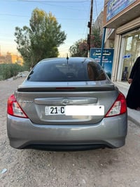 سياره نيسان سني 2024 جديده و مكفوله بيها بس رصعتين ماشي 28 ألف فقط  شا...