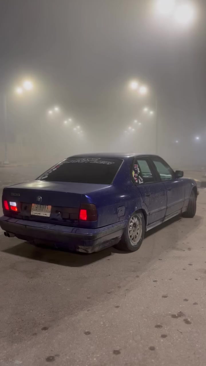 بي ام 520 
مكينه 3000 vvt-i 
سنوية بأاسمي تنتهي 2027 
ابيع كير كايم 
غرامات صفر 
رقم بغداد اربع ارقام 
بيهه خسفه بالباب 
لون ازرق غير محدد 

مكان السيارة بصرة 
 
رقمي ***********
 
سعر : 45 والكير ينزل من سعر السياره وبيها مجال بسيط
