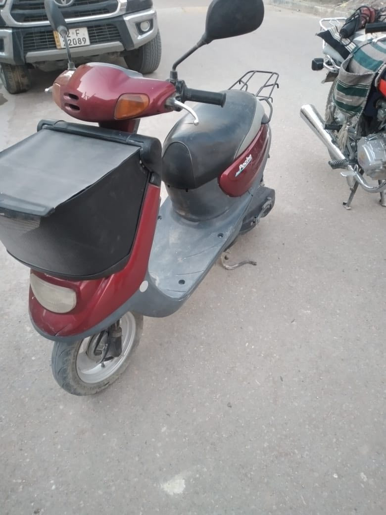 السلام عليكم من رخصة الادمن دراجة منغولي ام السلة حاوية رايدهة ب700 الف وبيهة مجال للتواصل ***********
