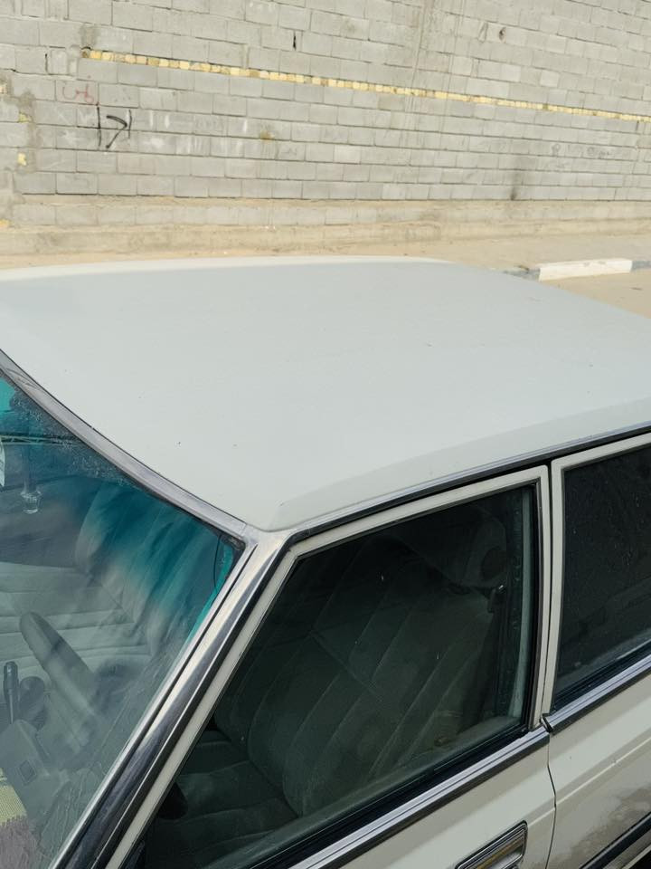 السلام عليكم للبيع سوبر كروان 1982ماشيه 19.0000الف حقيقي  محرك وكير ابلاد 5mكارتون  وحداده زيرو  تخم تاير مكفوله من ضربه ومن الصبغ العام والاحزام بيها مكانات قليله مصبوغه كهربائيات كله شغاله سنتر لوك واريل كهربائي وتفئه وتبريد خلفي سنويه تنتهي 2028بسمي 
السعر (80)مكان السياره البصرة رقم الهاتف (***********)
