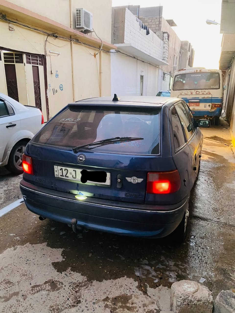 استرا موديل 1992 رقم نينوئ جديد سنويا جديدة صاحبها شرعي يحول  محرك لا صرف ولا نفخ بدون ضرر صبغ قطعين جمالية مال تقحيل ودواير ودوسات سيارة جاهزة من كلشي للاستفسار ***********
