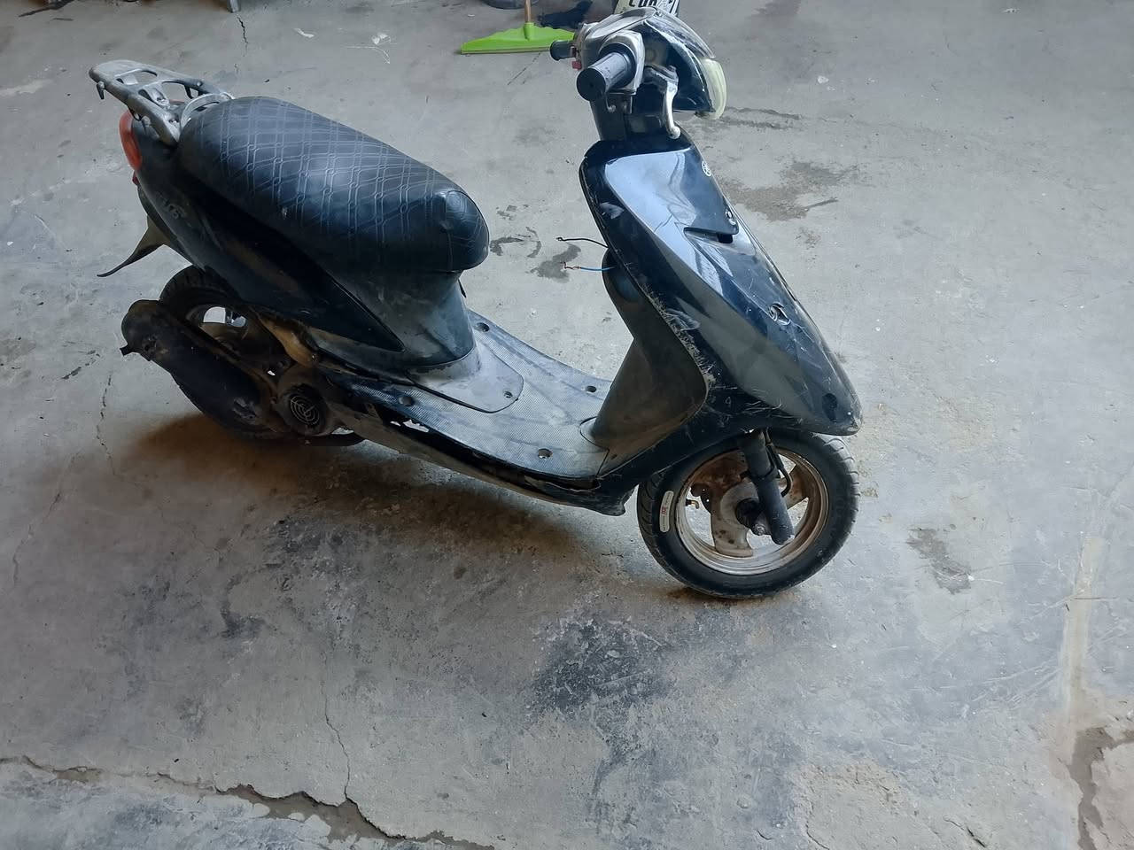 سلام عليكم دراجة للبيع شغالة  السعر 160 وبيها مجال ***********
