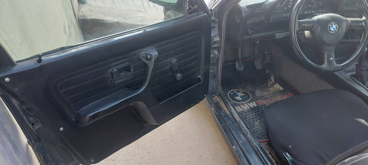 Bmw زعرة للبيع 
موديل ١٩٩١ 
مكينه شرط ٦ سلندر مال صقر حجم ٢٠
طخم جديد . تايرات جديدة . وايرمنيه كلها شغالة 
داخل نضيف 
بدون ضرر داخلي بدون خياس 
بيها مكانات معجون والكير مالتها شغال بس بي صوت بالتنميرة 
رقمه الماني نينوى بأسمي كابون موجود 
سعرة ب ٢٩ ومجالة قليل


**إذا كنت صاحب هذا الإعلان وتريد حذفه لأي سبب، رجاءا أرسل رسالة إلى الدعم الفني**