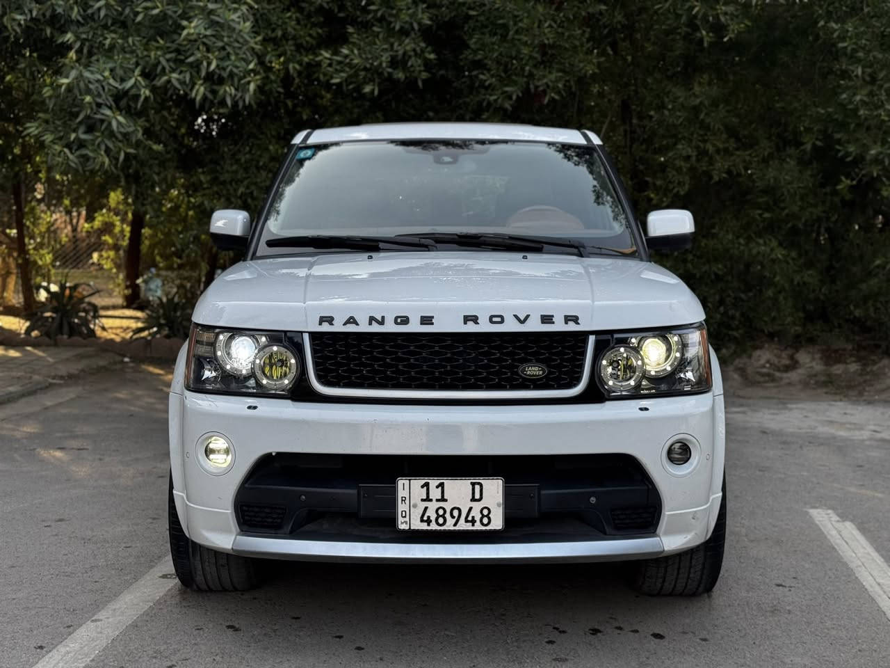 السلام عليكم رانج روفر
٢٠١١ 

خليجي 

فئة اوتوبايغراف فول مواصفات

فتحة

بصمة 

جلد لونين

كشنات كهرباء

ستيرن كهرباء

كامرة خلفية

بجم زنون

لايت لد

مري شفط

شاشة جبيرة

بصمة ابواب

كشنات خزن

شاشات خلفية

جكات تصعد تنزل

قمارة كنتارة 

رقم بغداد الجديد بسمي

السعر ١٢٨ ورقة

العنوان حي العدل

الرقم ***********
