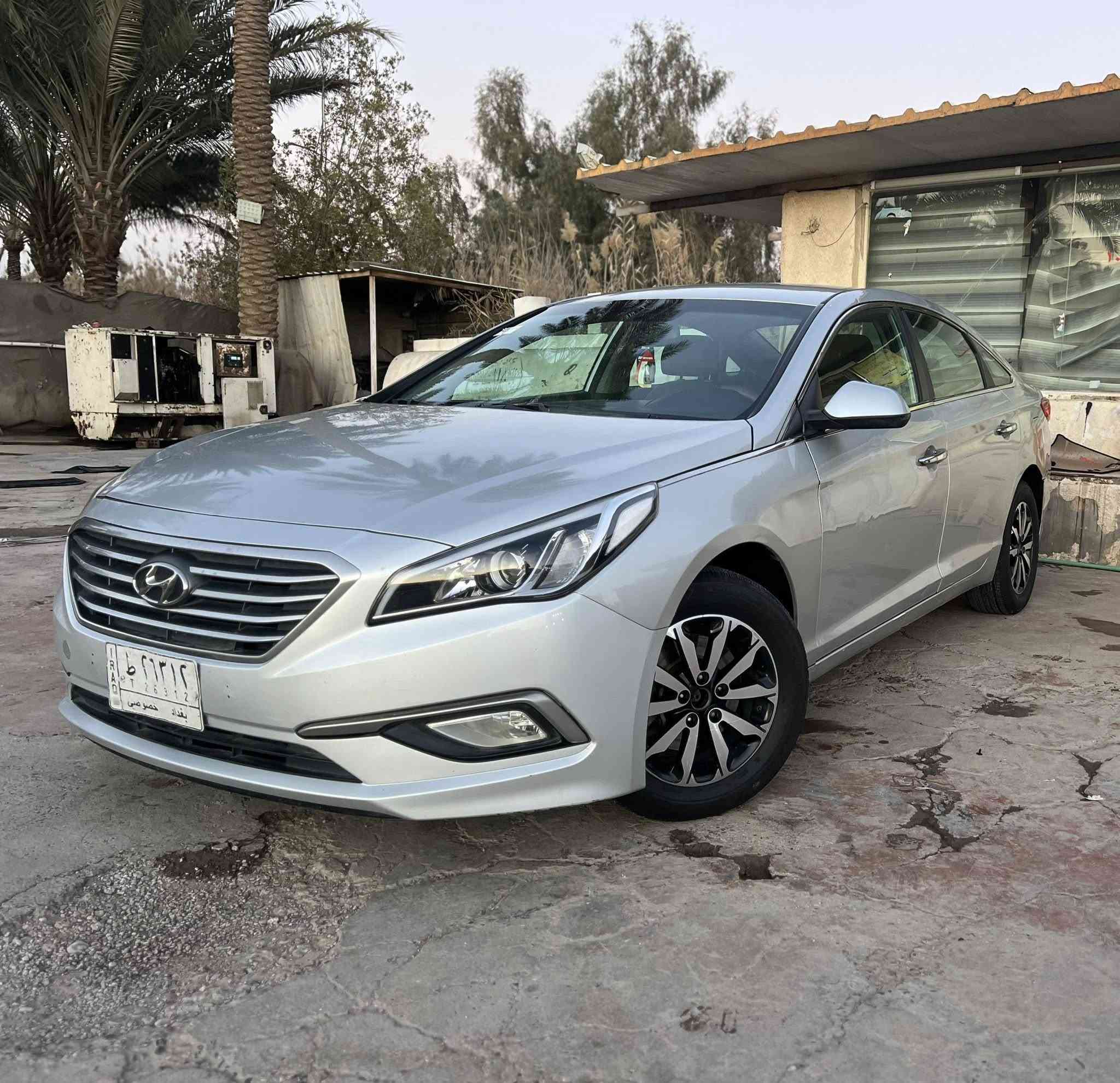 السلام عليكم للبيع سوناتا 2016 رقم بغداد تحويل مباشر وارد حادثها جاملغ وبنيد وجاملغ العكسه ملاون بدون دواخل وبيه شويه جاملغ يم قبق البانزين فقط  كير مكينه جدد 2400 حداديه حلوه تخم ويل خليجي وتخم تاير جديد بطاريه جديد  البجم كله خليجي جديد  داخل صاج كشنات جلد وحضن شاشه وكامره تحكم مقود جهتين 3 انظمة قياده  فول عدا البصمه ولفتحه سياره نظيفه وجاهزه ونصبه وقطره جراد مابيها صافيه السعر 115 وبيه مجال مكاني بابل قرب سيطرة الأثار ***********
