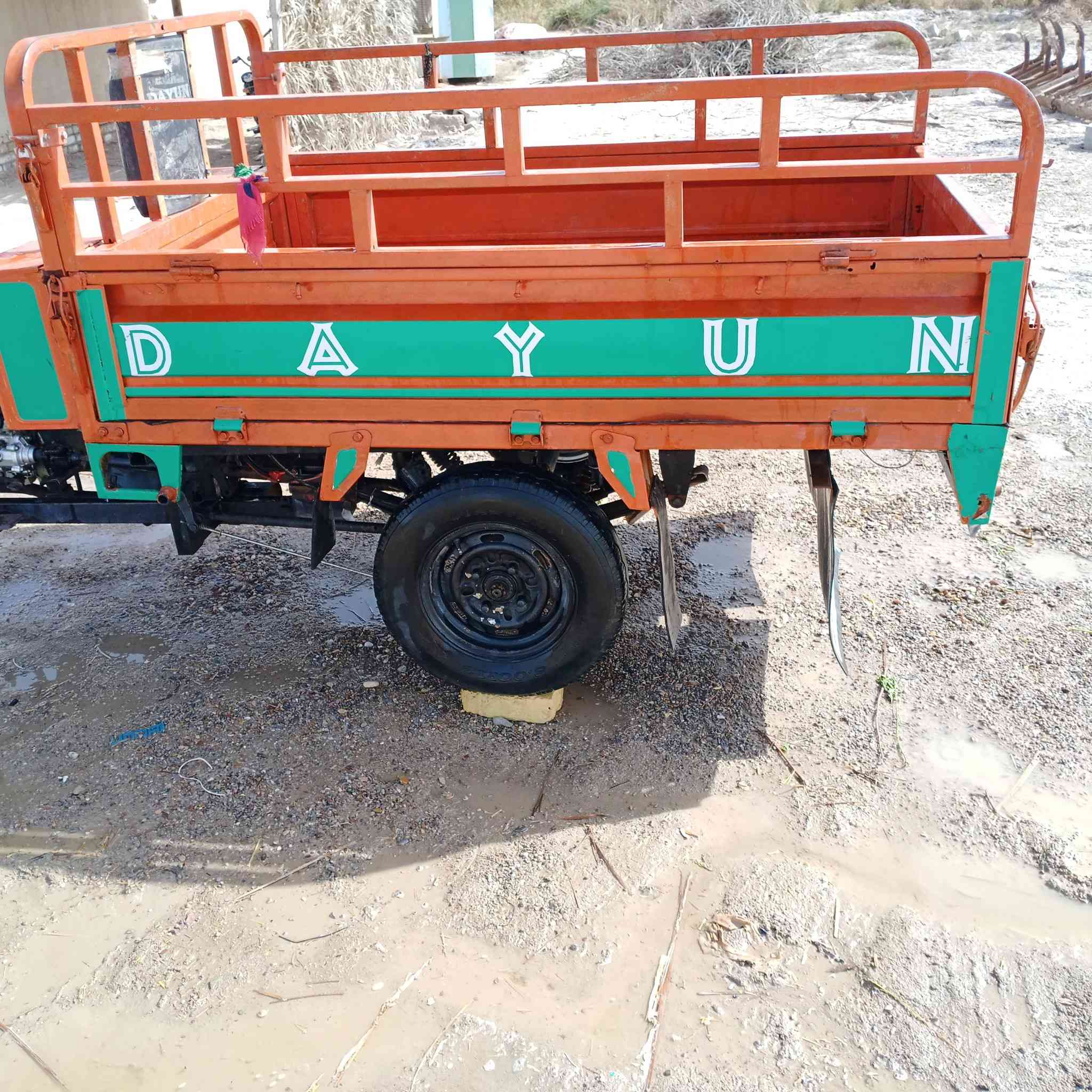 سلام عليكم ورحمة الله وبركاتة ستوته دايون  للبيع موديل 14ستوته اوراق اصولي ستوته نضيفه \ضفيره جديده شاصي نضيف محرك خير من الله بدي جديد سعر مليون 400 وبيه مجال مكان ناصريه سيد دخيل ‏رقم ‪***********‬
