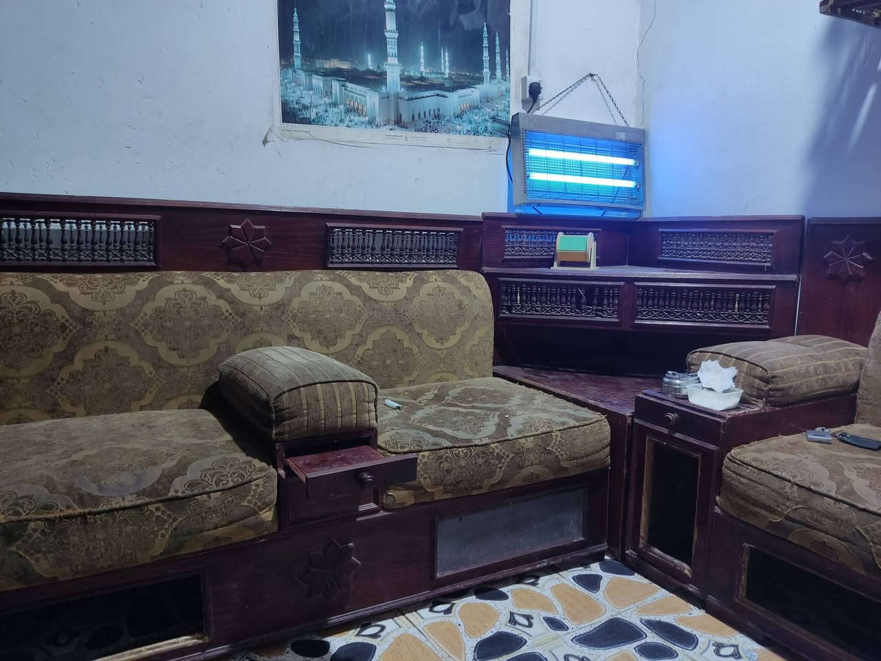 قنفات للبيع مكاني بصره زبير سعر 350بيهن مجال
***********
***********
