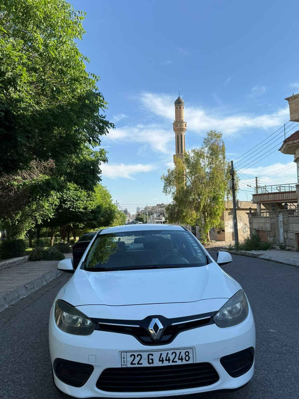 🚗 **للبيع سيارة **
🔹 النوع: رينو
🔹 الموديل:  فلاونس
🔹 سنة الصنع: 2017
🔹 اللون: ابيض
🔹 محرك 2000

✅ السيارة بحالة جيدة جداً 
✅ سياره كفاله عامه

💰 السعر: 90$ (قابل للتفاوض)

📍 الموقع: اربيل معرض منذر الدليمي

📞 للتواصل: ***********
