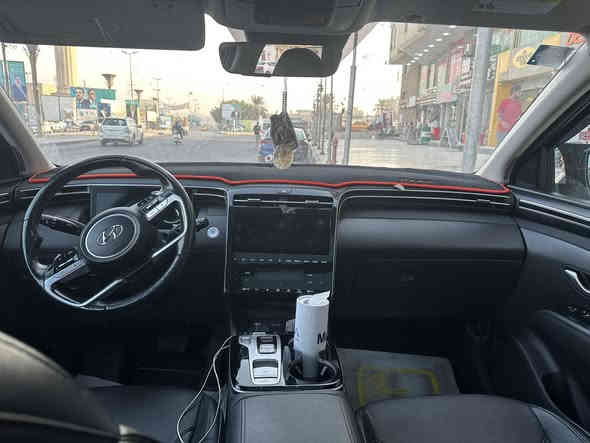 هونداي توسان 2022. 

حادث جاملوغ صبغ فقط
بنيد صبغ

صورة الحادث موجودة 

ماشيه 36000 كيلو متر قابل للزيادة

فول مواصفات 1/1👌

بصمه 

تشغيل تشغيل عن بعد 

بانوراما

شاشة الكترونيه (ديجيتال)🖥️

صندوق كهربائي 

كشنات كهربائي 

كشنات حار 

كشتات تبريد 

تبريد قطعتين 

ايرباك سليمه 

تلفون شاحن.(وايرليس)

شاشة ايباد . وفول تحكم استيرن وتحديد سرعه 

تحديد سرعه 

تحديد مسار 

رادار امامي وجانبي وخلفي 

اطفاء السياره عند التوقف تلقائيأ

مانع تزحلق

و نظام AUTO HOLD

ويل كروم بلادي حجم 19 

4 وضعيات للقيادة

ريمونت تحريك السيارة إلى الأمام او الى الخلف 

مكان سيارة بغداد اليرموك

شراي يتصل 

 واتساب موجود ***********

الشعور 20500 وبيها مجال للطيبين
