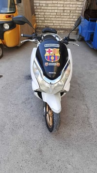 PCX. للبيع ياباني نازله من بيت معرض طارش   جيل اول JF نظافته 80%100 در...