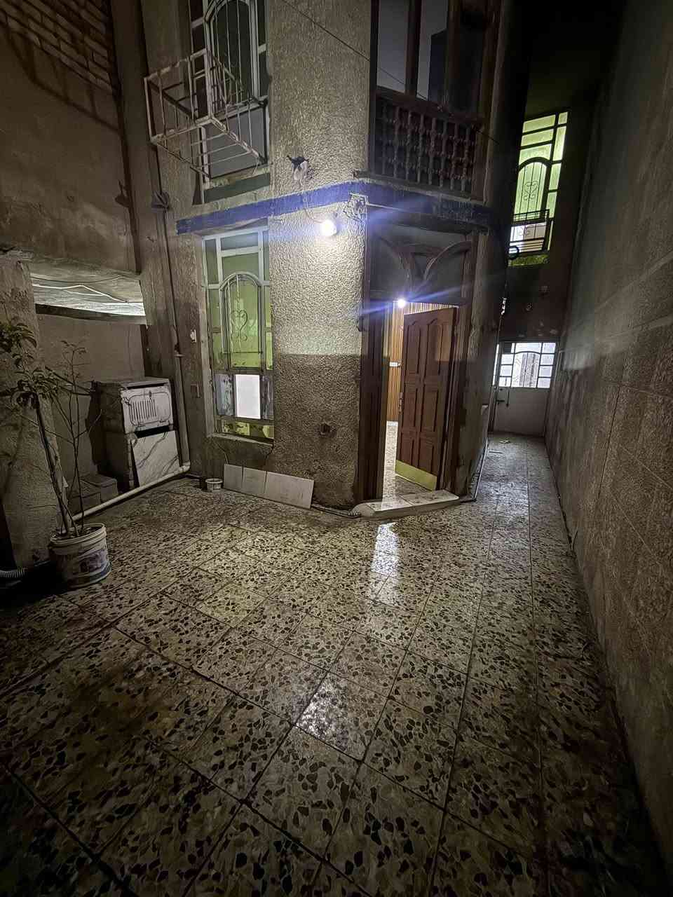 السلام عليكم
دار للبيع مساحه 100متر طابقين

واجه 5 نزال 20

 مدخلين ثلاث غرف نوم واستقبال ومطبخ وكراج 

فارغ وجاهز للسكن

العنوان: المعالف /شارع دكتور حافظ/قرب تقاطع  الربيعي 

للاستفسار 

***********
