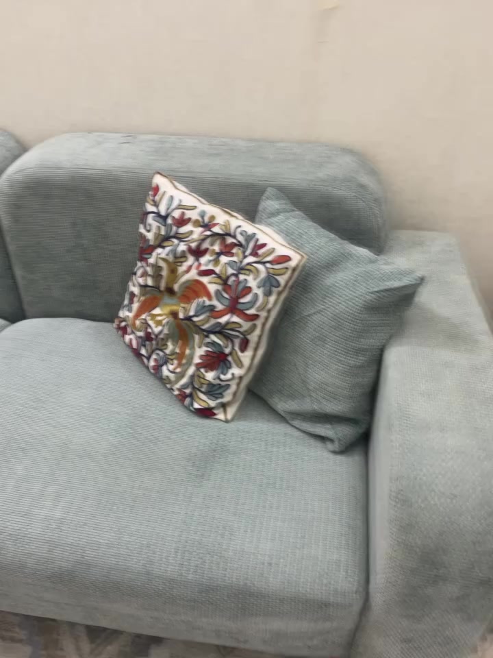 تخم ٨ مقاعد في حالة جيدة جداً في منطقة السيدية


**إذا كنت صاحب هذا الإعلان وتريد حذفه لأي سبب، رجاءا أرسل رسالة إلى الدعم الفني**