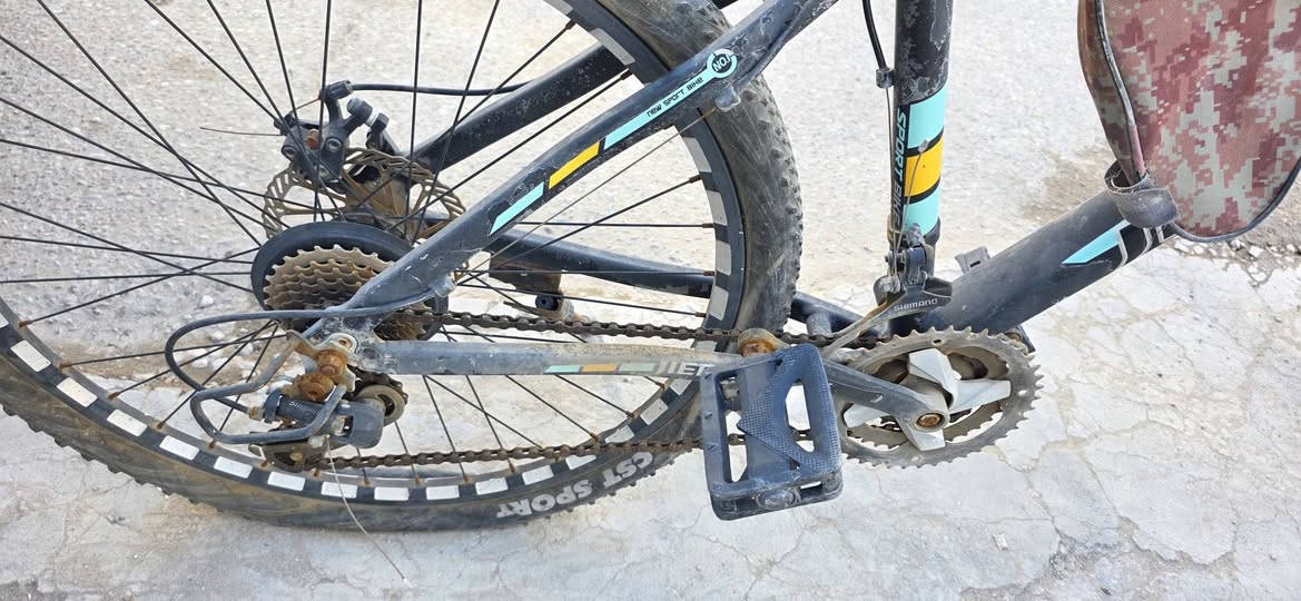 السلام عليكم بايسكل حجم ٢٦ مثل ما موضح بالصور  جان متروك عندي بالمخزن فوك نظافة زين تايرات جدد بريكات تشتغل عرب كلشي ما بيها بس تبديل النمر عاطل 
السعر اخو البلاش والله لان ما محتاجة واريد ابيعة 
السعر ٤٠ الف 
***********
بغداد
