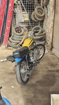 للبيع أوراق. أوراق توه معمره نضيفه وغراضه كله اصلي مستعجل على بيعته هذ...