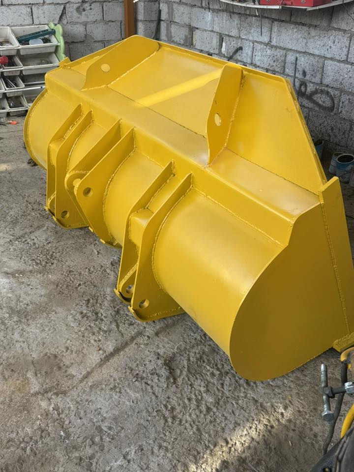 كيله كوماتسو 100 حديد ثقيل ظهر 8ملم
سجينه 25 ملم

طبق الاصل عن البلاد 

النجف

***********

***********
