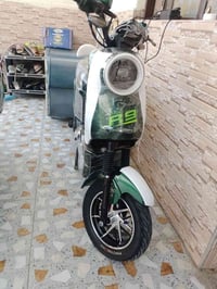 دراجه للبيع ار 9 موديل 25 دراجه كل شيء شغال بيها بطاريات حجم كبار مقفو...
