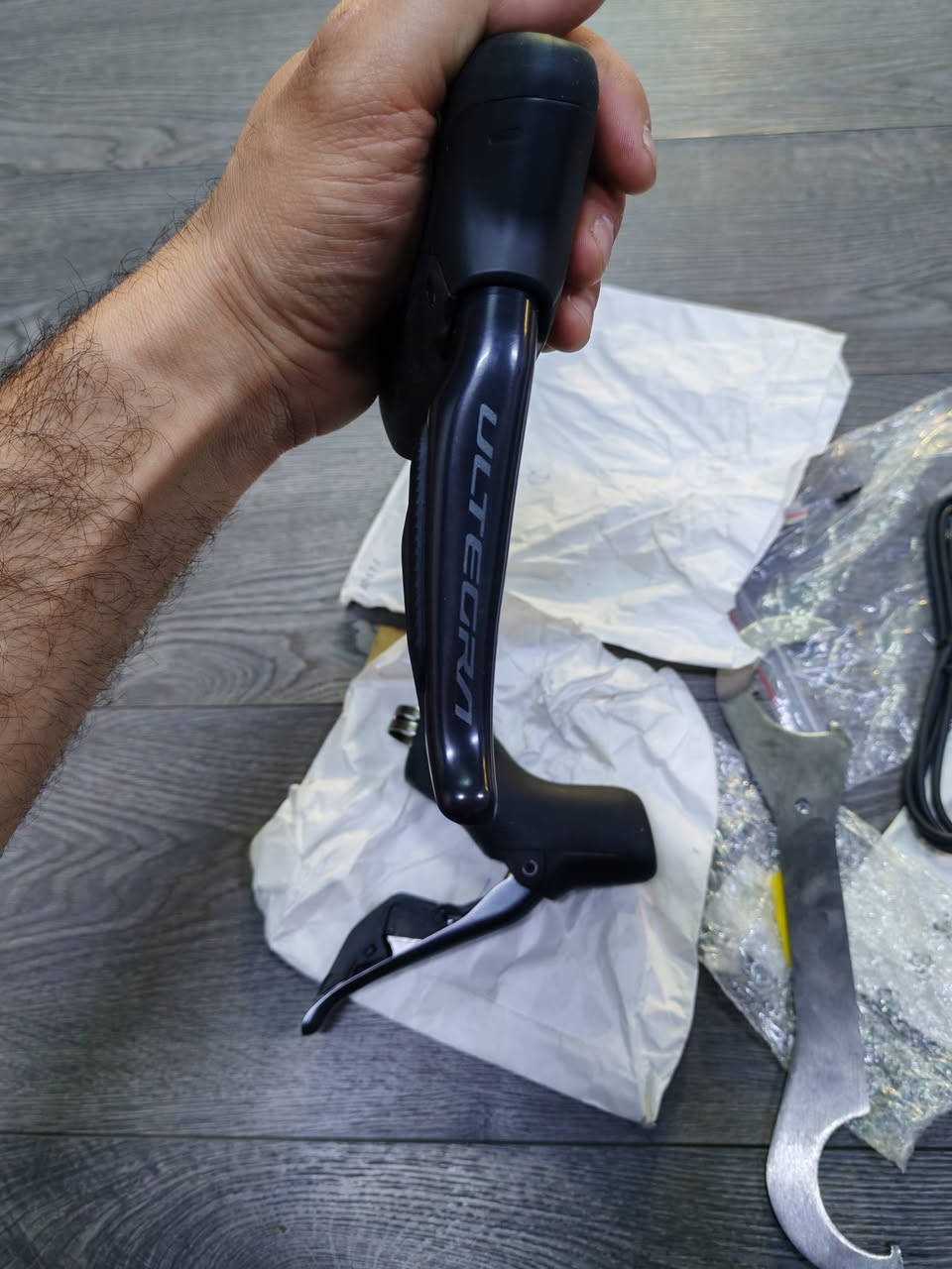 سەلام وعلیکم
مارکە  trinx Rapid F8 ایتالی
کامل کاربون  گیر کهرباء
ویل کاربوون
سیت کل ULTEGRA
گیر 12 speed
قیاس L
جدید ماماشی


**إذا كنت صاحب هذا الإعلان وتريد حذفه لأي سبب، رجاءا أرسل رسالة إلى الدعم الفني**