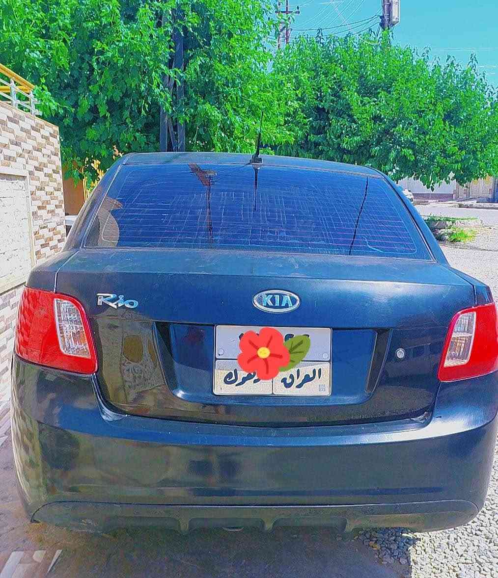 كيا ريو موديل 2011 لون اسود صبغ بها سلاسه قطع صبغ سيارة كير أوتوماتيك كير محرك بشرط سيارة تبريد شغل سيارة صقف مكحل سيارة رقم سنوي منتهي سيارة موجود زاخو تلفون *********** زاخو, دهوك
