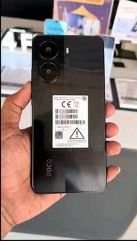 بوكو x7 برو ذاكره 512 رام 12  يشغل 120 فريم نضيف بدون ملحقات  مامفتوح ...