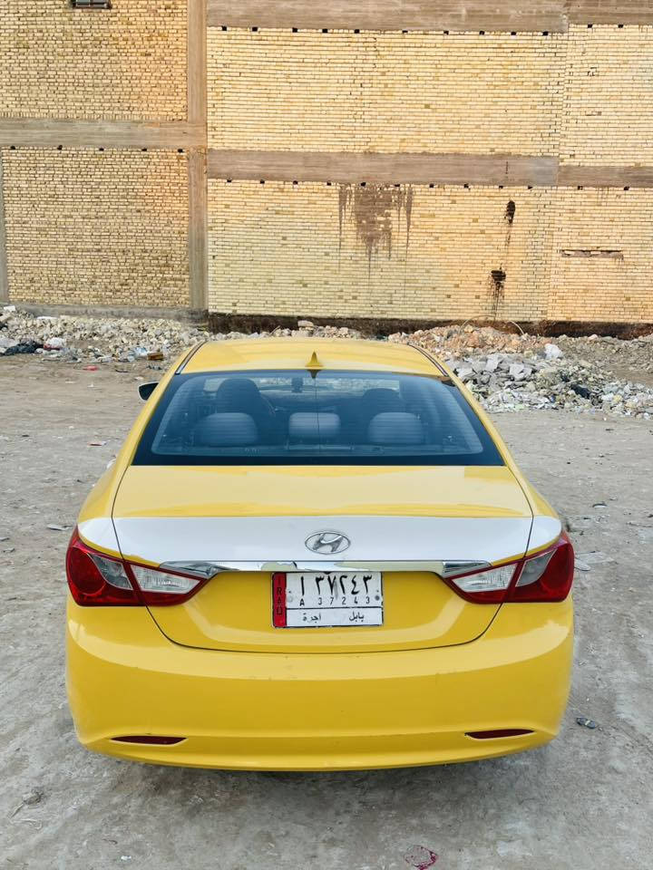 السلام عليكم
للبيع فقط 
سوناتا موديل 2013 وارد امريكي 
رقم بابل باسمي 
السياره جاهزه مكينه وكير وحداديه
السياره بيها تبديل بنيد وجاملغ الامامي جهة العبري وباب العبري الامامي  بدون دواخل
صبغتها حلوه 
السعر ٩٣ وبيها  مجال
خاص ماجاوب غير متواجد 
للاتصال ***********
