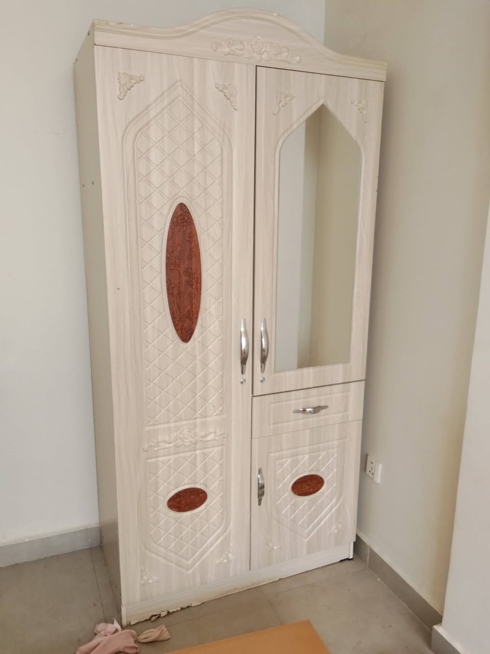 للبيع كنتور بابين ثكيل كلش نظيف مامستخدمي فقط ضرر مبين جوه بالارضيه اريدة 125 الف ميز بلازما ثكيل تركي م
كبير تصير علية بلازما حجم حتى 80 فقط بي شخوط وينصبغ السعر 125 مكاني حي الجهاد 
ماريد مندوبين شراي يراسل واتساب 
***********
