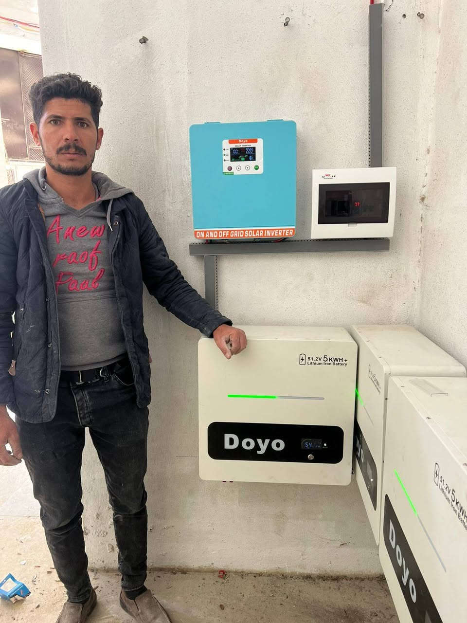 شارعت كوادر شركة رياض المنيف واخوانه بتركيب  منضومة للمواطن كاك لقمان 
في مركز محافظة كركوك بنجا علي 
الواح لونجي X10  عدد 8
انفيرترKW 6
بطارية ليثوم ديا عدد 3
انفيرتر. 4KW
 يتوفر لدينا منصة الرافدين بدأ من محافظة صلاح الدين ونهاية ناحية القيارة بطاريات ليثيوم متعددة الاحجام ضمان 5سنوات
انفيرترات متعددة الاحجام ضمان سنتان
ألواح لونجي ضمان 15سنة… التقنية اللي تثبت يوم بعد يوم إنها الأفضل 🌞
كفاءة عالية، أداء ثابت حتى بأصعب الظروف، وطاقة تدوم سنين 🔋
اختار الذكاء، اختار لونجي مع الشمس لحلول الطاقة ☀️https://www.facebook.com/share/1GHRsJ2NvQ/

📞 للطلب والاستفسار:
***********
***********
في حالة وجود خلل اتصل واتساب وستحل مشكلتك على يد مهندس الكهرباء أستاذ خلف📞 ***********
عبدالله المنيف الجبوري  مديرالمبيعات  ومديرالكادر الفني
والمسؤؤل عن المخازن
📞‏‪***********‬‏
🏢 مقرنا كركوك قضاء الحويجة طريق العباسي

📍 فرعنا الثاني محافظة صلاح الدين قضاء بيجي منطقة البعيجي بأدارة مهندس وعد
***********
***********
فرعنا الثالث فرعنا الثالث ناحية القيارة دور القاعدة الشارع العام مجمع الصالح التجاري
بأدارة محمد الصالح ***********
📍السليمانية
📍 كركوك
📍 الموصل
📍 سامراء

#لونجي #ألواح_شمسية #الشمس_لحلول_الطاقة #طاقة_نظيفة
