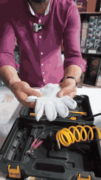 • 3 قطع فوهات نفخ
• سكين واحدة
• 2 مفكات
• كماشة
• 2 أدوات تصليح للإطار
• أنبوب غراء
• 3 شرائط سد
• زوج قفازات للحماية 
التوصيل 24س
السعر 35د.ع مع التوصيل 
واتساب ***********
