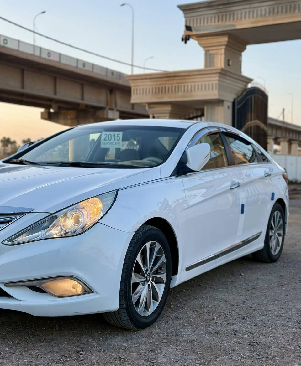 السلام عليكم جميعاً هونداي سوناتا خليجي موديل 2015 محرك 2400 رقم بغداد دولي بسمي.  
تحكم ستيرن قطعتين تبريد شفتات سرعة كشن كهرباء مري شفط محرك كير صدر خلفي امامي كلها جاهز وجديد تخم تايرات جديد تبريد ثلج ❄️ السيارة بيهة نص قطعة رش الجاملغ الخلفي بدون حادث ولا دواخل باقي السيارة كفالة السيارة جاهزة من كلشي مال جناي 
العنوان  صلاح الدين  بلد    للاتصال ***********
