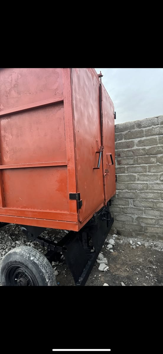 السلام عليكم اخوان موجود عربانه مال تبن فصال عراقي النضافه فول جك شغال تواير نص عمر الشاري يتصل العنوان موصل  وتحياتي لكم ك*********** اس ***********
