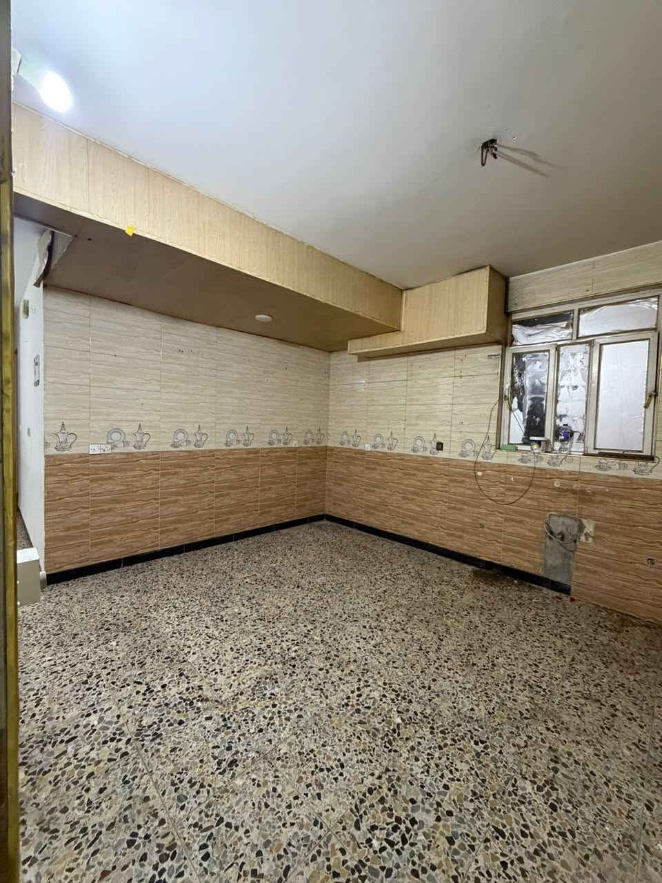 ✨🏡 مكتب حلم عقاري 🏡✨
نحقق حلمك بالعقار المناسب بأفضل الأسعار والمواقع المميزة 

شقه سكنيه للايجار💎

 تتكون من 
غرفتين - صاله - مطبخ - حمام ✅

سعره :650 ألف

تتواجد عند مكتب حلم عقاري 
الموقع : السيديه - الضباط - شارع الكويتي 📍
للتواصل والاستفسار ***********
