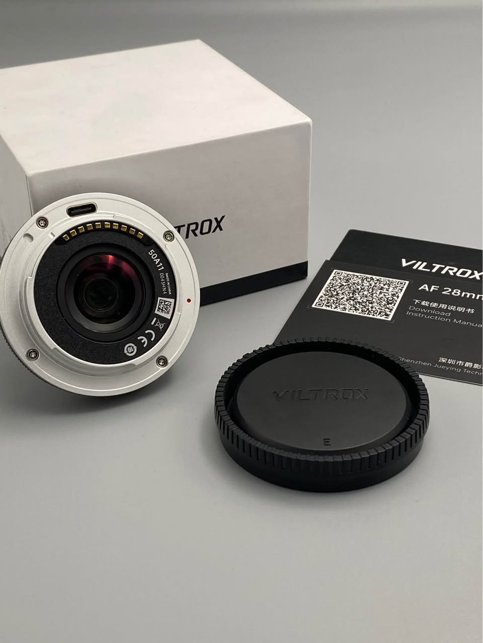 Viltrox AF 28mm f/4.5 FE – 
عدسة أوتو فوكس فل فريم لـ Sony E-Mount

🔹 البعد البؤري: 28mm – زاوية واسعة ممتازة للستريت والسفر
🔹 فتحة العدسة: f/4.5 ثابتة لأداء متوازن في مختلف ظروف الإضاءة
🔹 التركيز: Autofocus سريع وهادئ، ممتاز للصور والفيديو 🎯
🔹 التركيب: Sony E-Mount (FE)
🔹 التوافق (Full Frame):
 • Sony A7 Series (A7 III / A7 IV / A7R II/III/IV / A7S II/III)
 • Sony A9 Series
 • Sony A1
🔹 التوافق (APS-C):
 • Sony a6000 / a6100 / a6300 / a6400 / a6500 / a6600 (يعطي زاوية معادلة ~42mm)
🔹 التصميم: Pancake Lens مدمجة وخفيفة جداً

السعر : 110 الف

خدمة توصيل 🚚 لكافة أنحاء العراق 🇮🇶 بغداد, العراق


**إذا كنت صاحب هذا الإعلان وتريد حذفه لأي سبب، رجاءا أرسل رسالة إلى الدعم الفني**