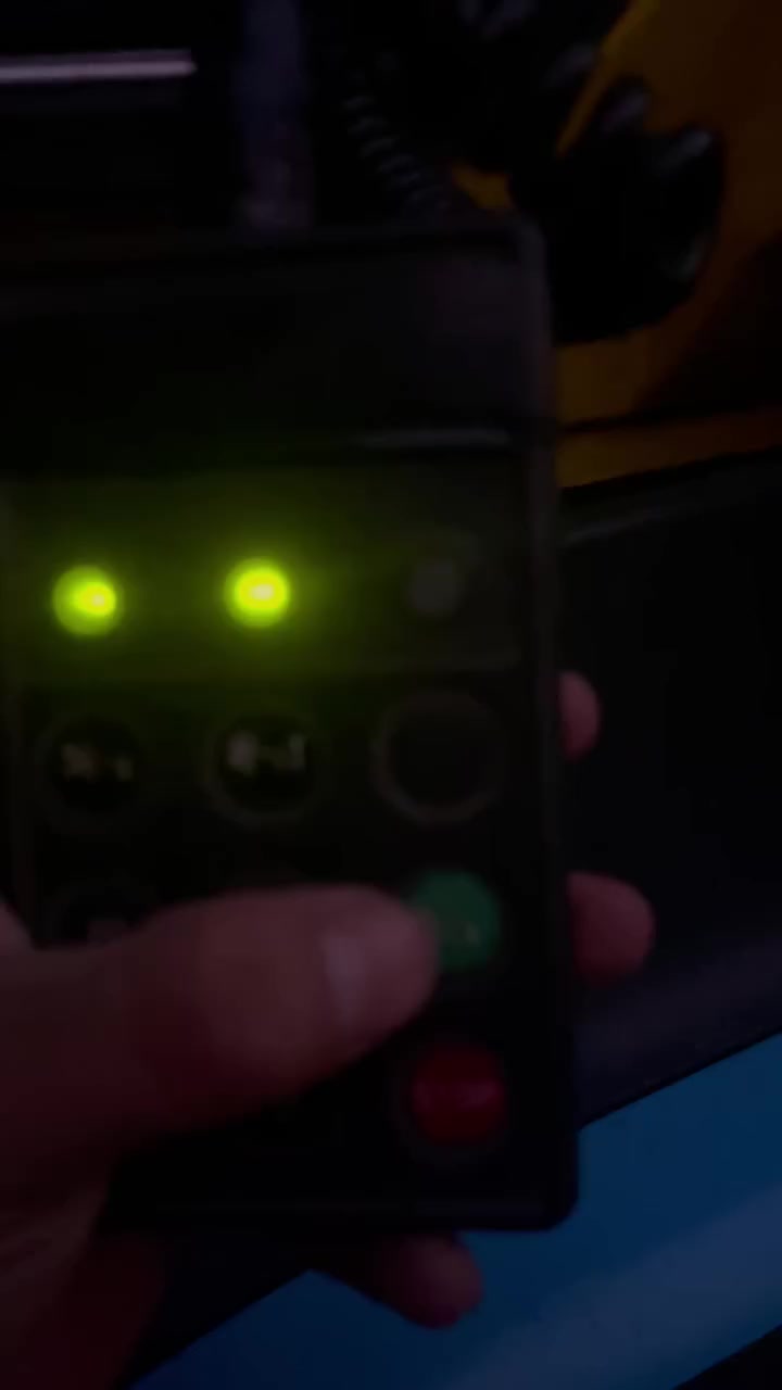 سلام عليكم م̷ـــِْن رخصة الادمن سكانيا 2008 رقم اربيل سنويه جديده محرك انجكسن ٤٢٠ حره بأسم عربي تانكي فافون بلادي مشدود بلادي كير راجز كلج دوسه وحده سياره كامله م̷ـــِْن حداديه دوشمه ما ناقصه اييہ شي رقم الهاتف / ***********
